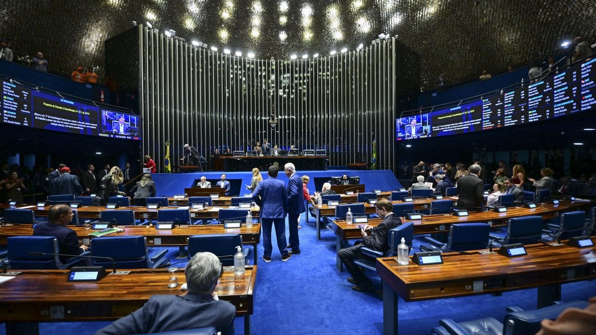 Com apoio de Flávio e aliados, Senado aprova fim da escala 6×1 por 75 votos