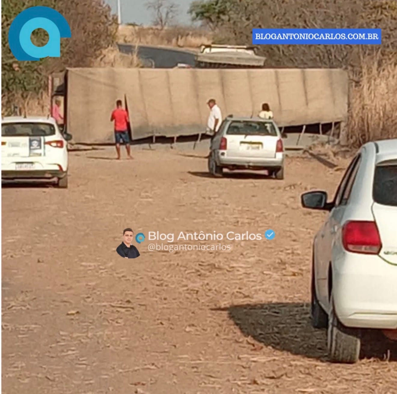 Caminhão tomba na GO-446 e trânsito fica parado entre Posse e Iaciara-GO