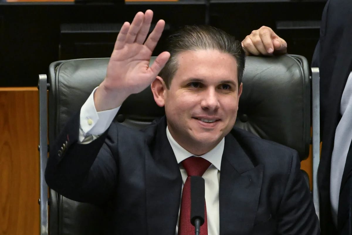 Hugo Motta registra candidatura e declara R$ 1,261.742 em bens