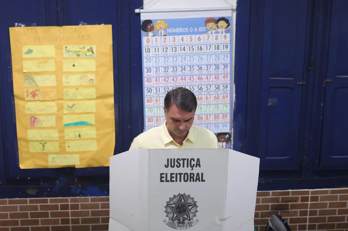 Derrota de Flávio encerra ciclo do bolsonarismo x lulismo