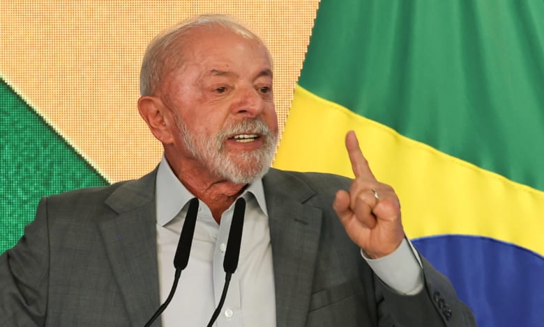 Lula pede extensão de votação até as 19h por problemas de transporte na Bahia e em São Paulo