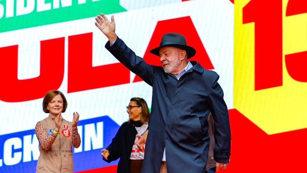 Lula: “Ninguém pode ser ministro para ficar rico”, diz em ato em Curitiba