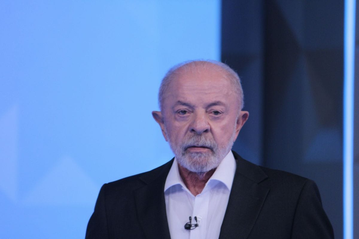 Lula diz que Flávio desrespeita o povo pobre do país: ‘Chamou Bolsa Família de bolsa farelo’