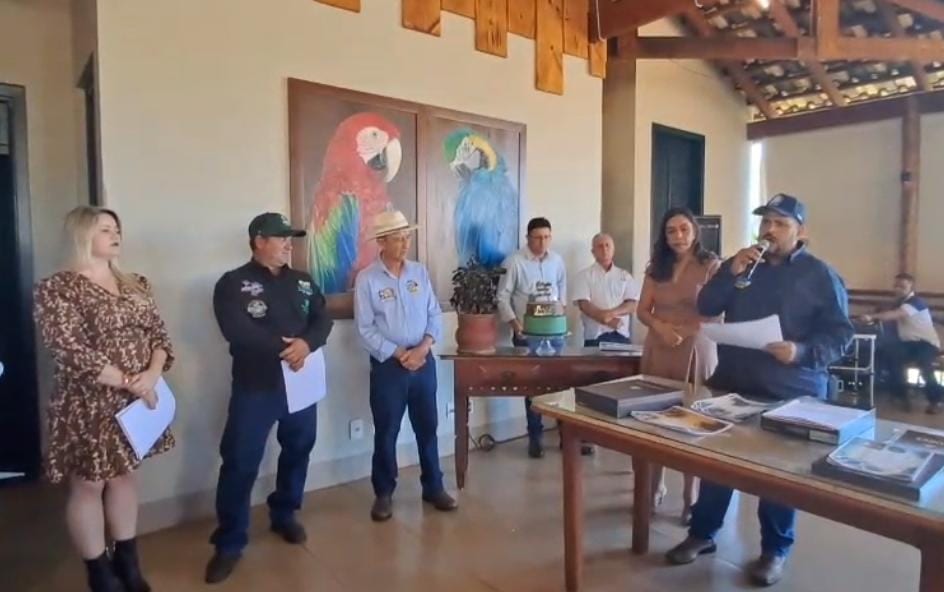 Confraternização dos Corretores reuniu candidatos e homenagens em Jataí