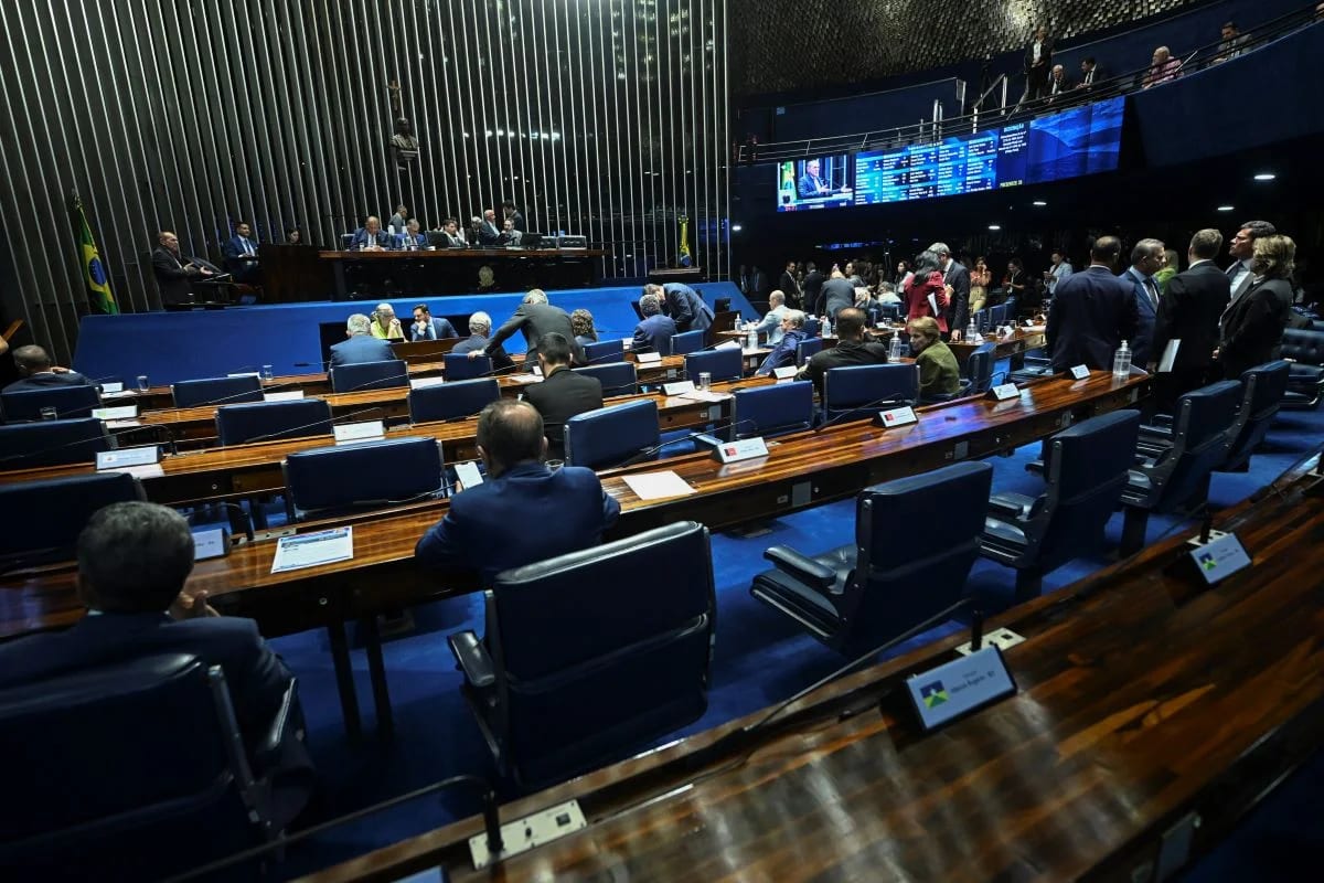 Senado aprova texto-base de incentivos a minerais críticos no Brasil