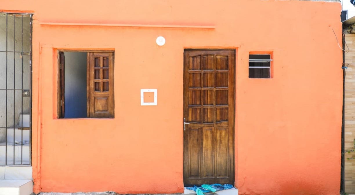 Governo de Pernambuco entrega 49 casas reformadas em Santo Amaro