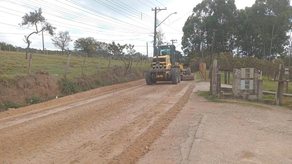 São José dos Campos recupera 75 km de vias não pavimentadas durante estiagem