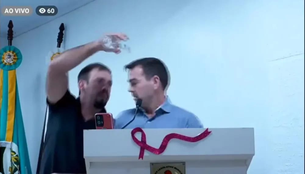 Sessão da Câmara de Vereadores termina em agressão entre parlamentares em município da região noroeste do RS; veja vídeo