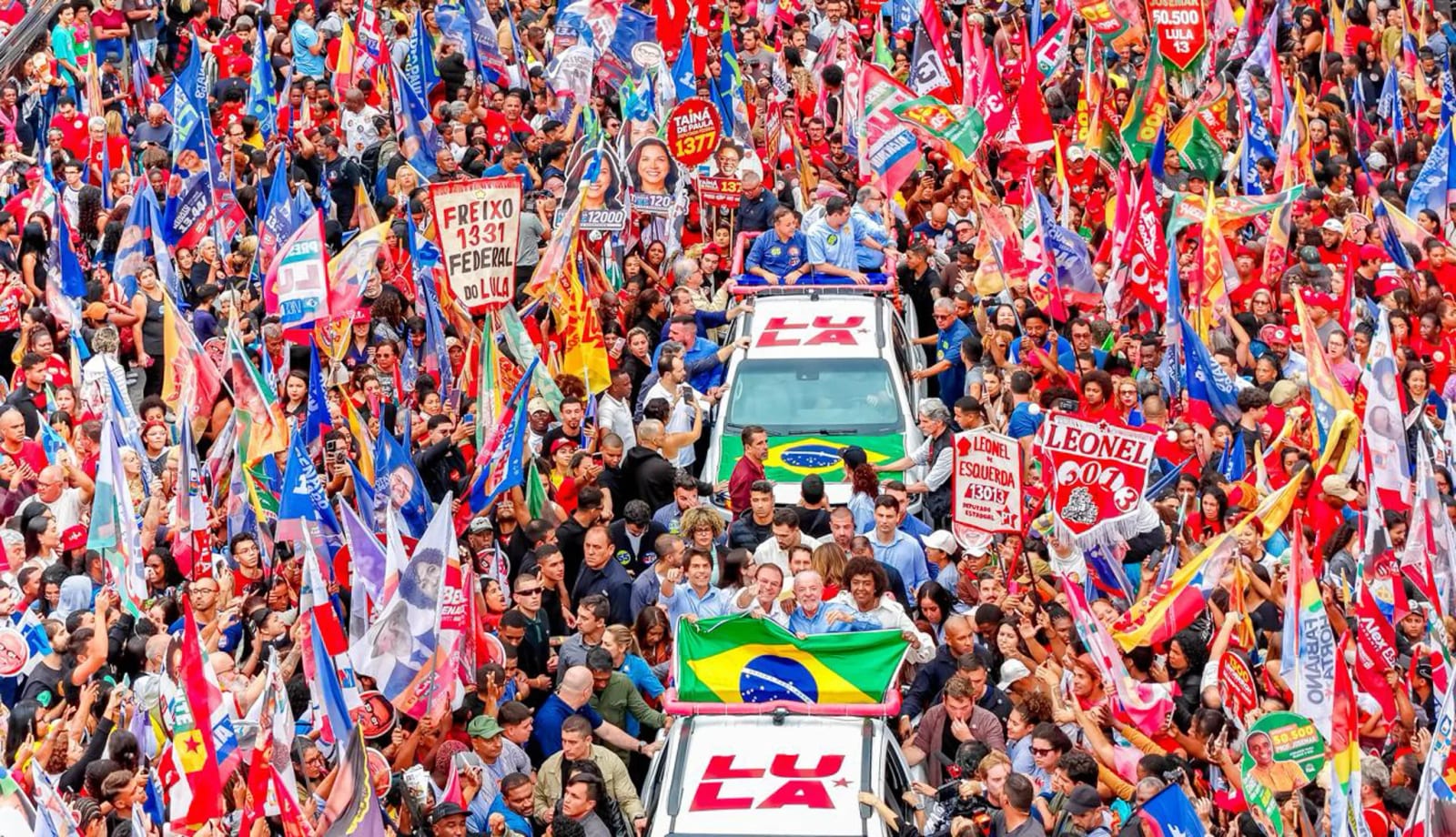 Lula: 'Prendemos o banqueiro deles' em comício em São Gonçalo