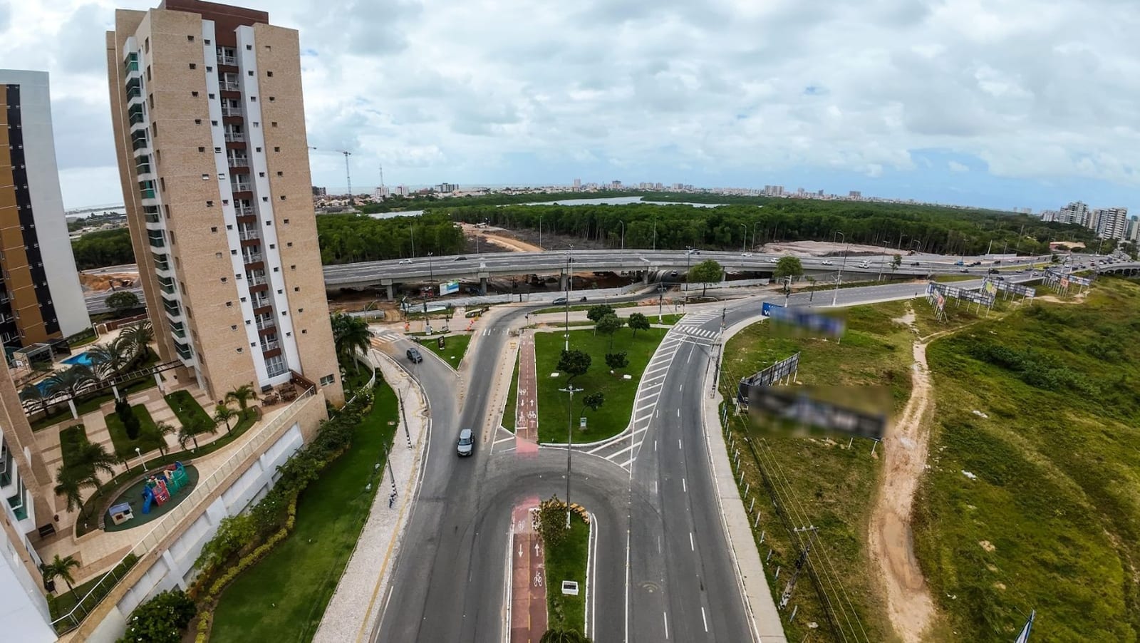 Retorno da Avenida Tancredo Neves é interditado em Aracaju