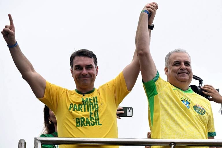 ELEIÇÃO ACIRRADA: Flávio Bolsonaro passa à frente de Lula na apuração nacional