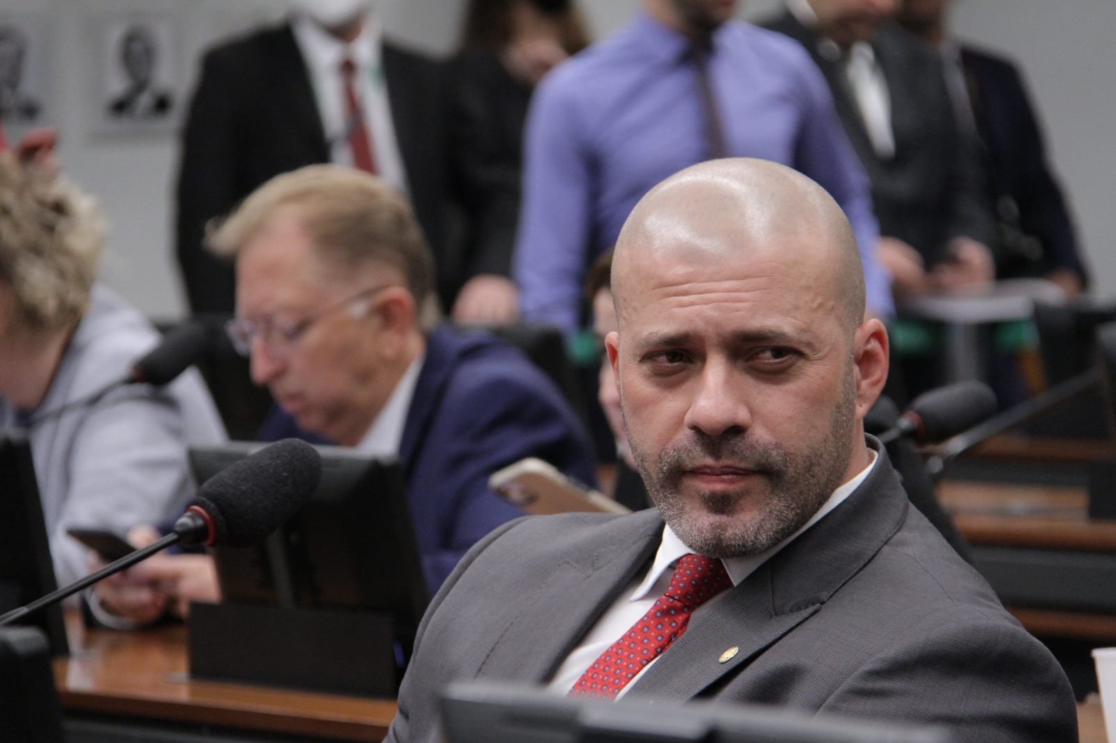 PGR diz que Silveira descumpriu cautelar, mas pede que Moraes não puna