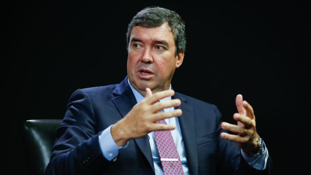 Riedel é reeleito governador de Mato Grosso do Sul em 1º turno