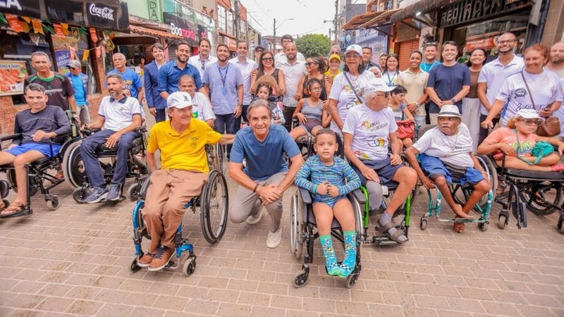 Gestão de Carlos Santana tem 75% de aprovação em Ipojuca