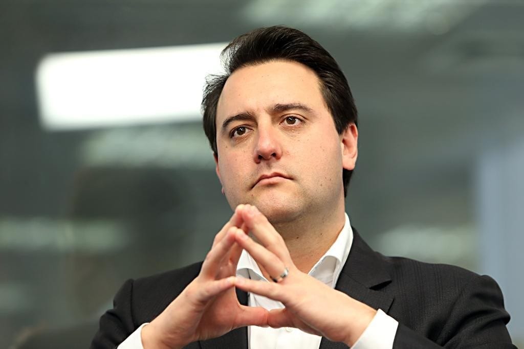 Ratinho Junior anuncia apoio a Flávio Bolsonaro: ‘Vamos caminhar juntos’