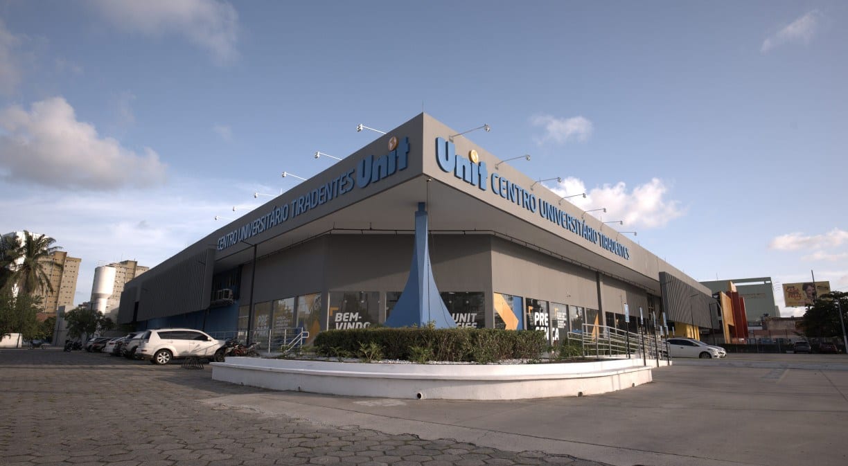 Unit oferece mais de 2 mil vagas no Recife, enquanto Fits terá 50 oportunidades para Medicina em Goiana no primeiro seme