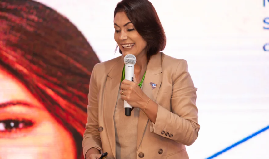 Michelle Bolsonaro lança candidatura ao Senado pelo DF em convenção do PL