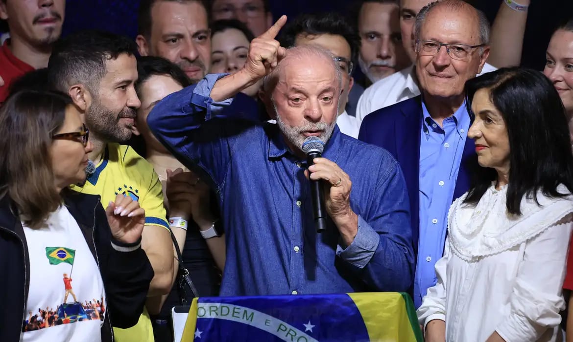Presidentes de direita na América do Sul deixam divergências de lado e parabenizam Lula; confira as reações
