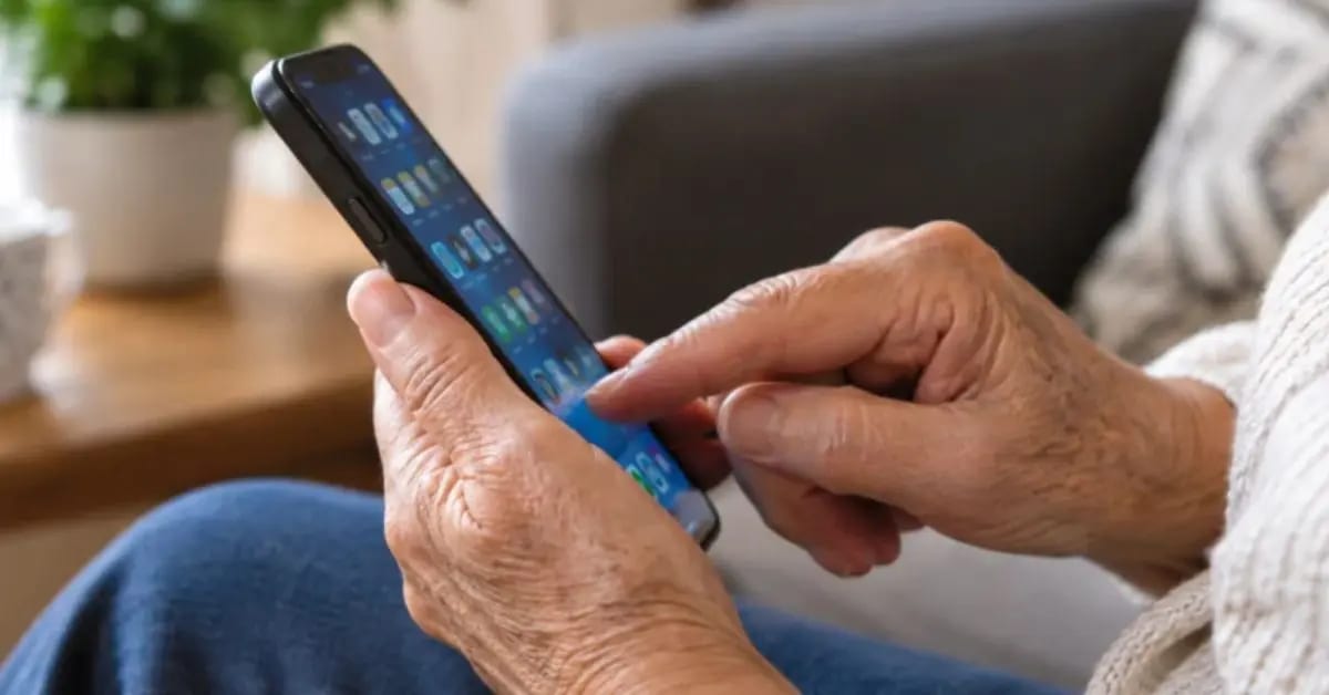 São José abre novas vagas gratuitas para idosos aprenderem a usar o celular