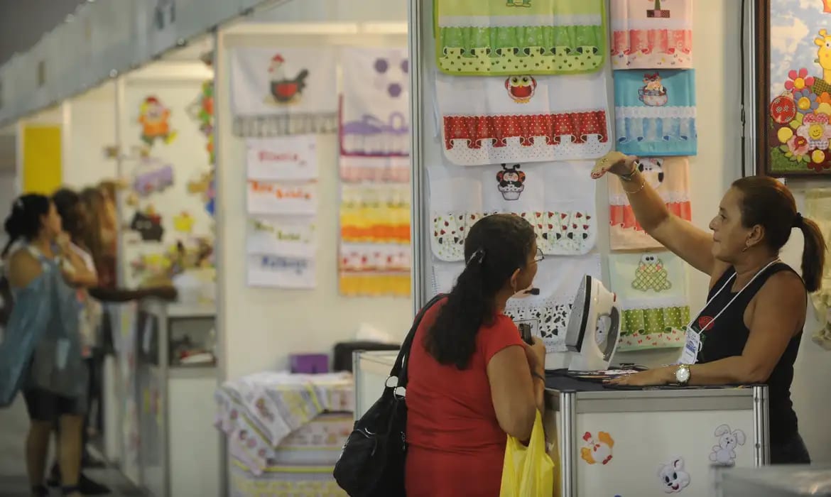 Mulheres Mil abre 1,3 mil vagas em cursos presenciais a partir de outubro