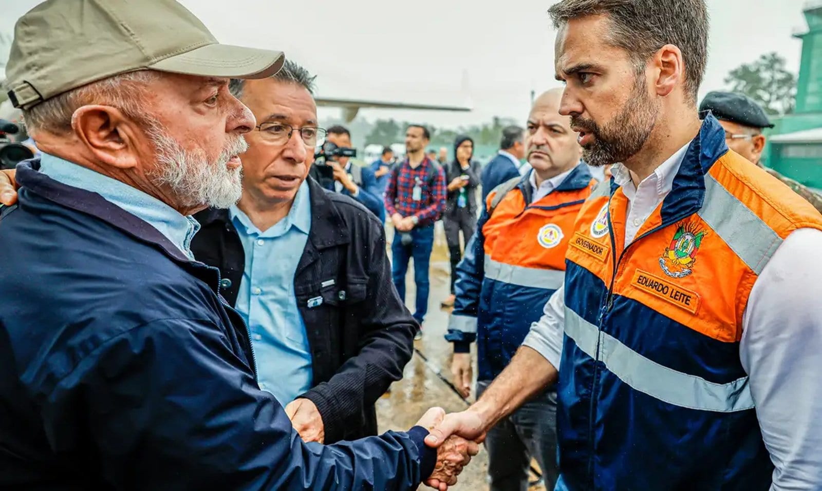 Governador Eduardo Leite divulga manifesto após reeleição de Lula