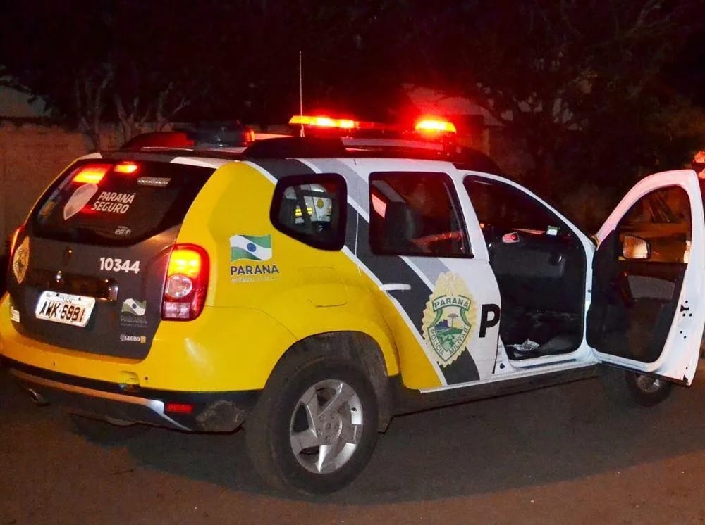 Homem dá facada no pescoço da amiga em briga por causa de política na região