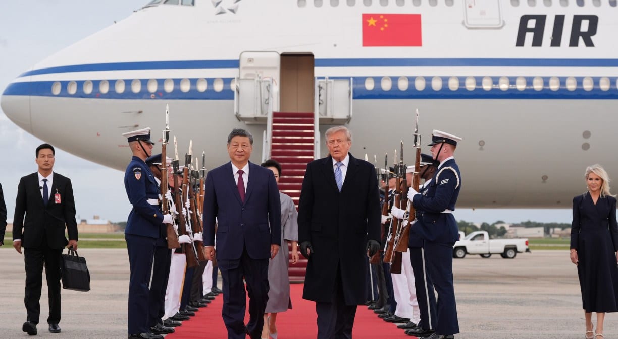 Xi Jinping chega aos EUA; Trump o recebe com tapete vermelho