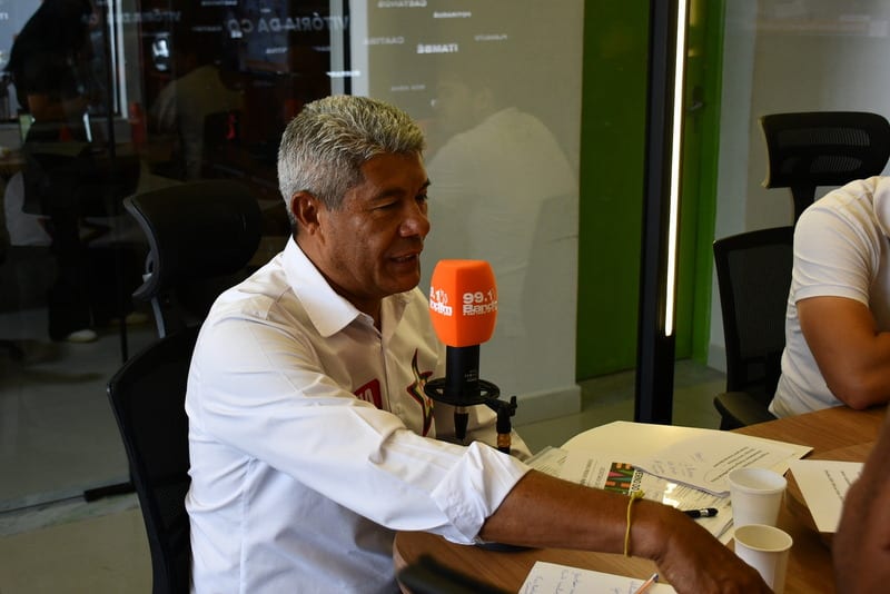 Diplomacia Política | Jerônimo pede apoio dos vereadores para dialogar com Sheila em Vitória da Conquista