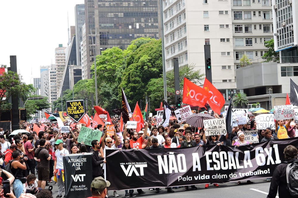 ‘Fim da escala 6×1 será votada apesar de Flávio Bolsonaro’, diz ministro José Guimarães