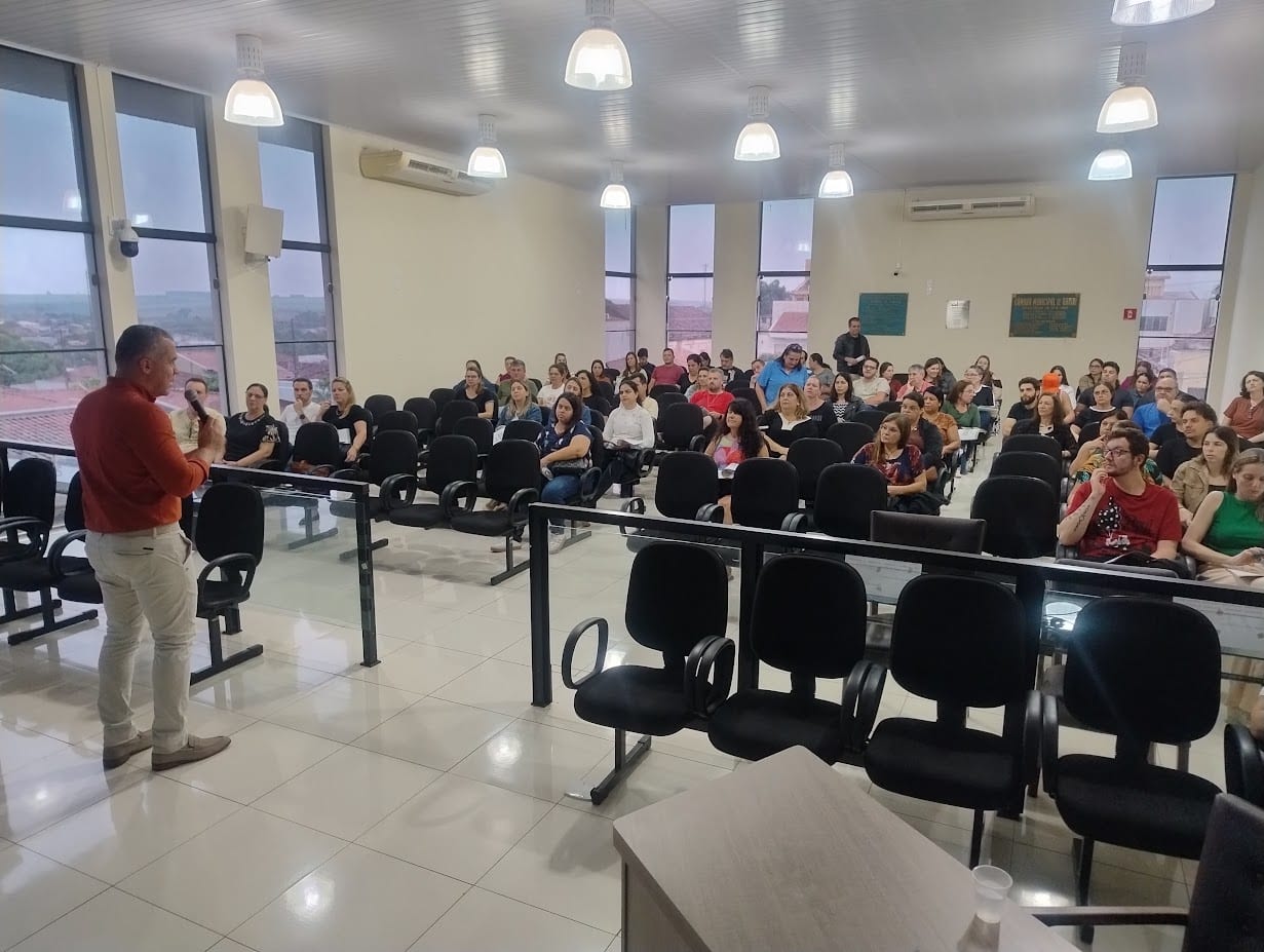 Treinamento de mesários em Bariri prepara seção para as Eleições 2026