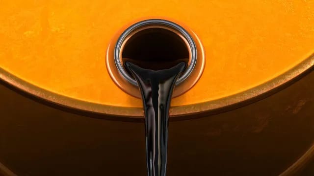 Petróleo dispara mais de 6% com retomada dos ataques entre EUA e Irã