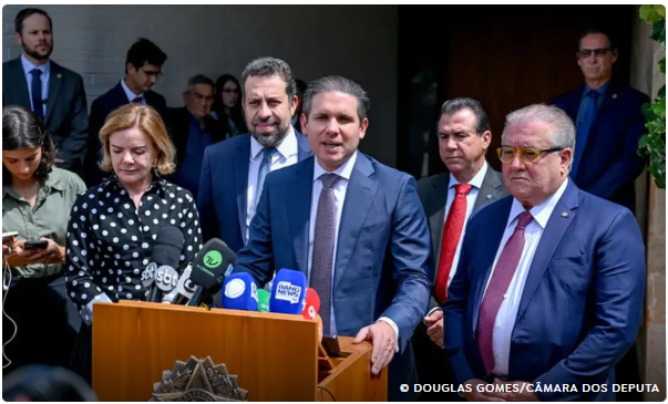 Hugo Motta convoca líderes para discutir reajuste do teto do MEI