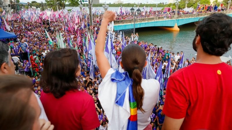 Raquel Lyra faz ato no Centro do Recife um dia após visita de Lula