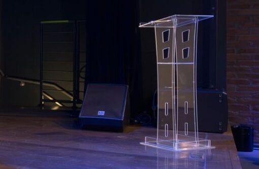 O púlpito vazio, o ponto cego e a porta dos fundos: o jornalismo no primeiro turno das eleições