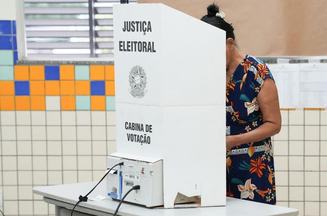 Votantes ausentes no 1º turno comparecem em 25 de outubro