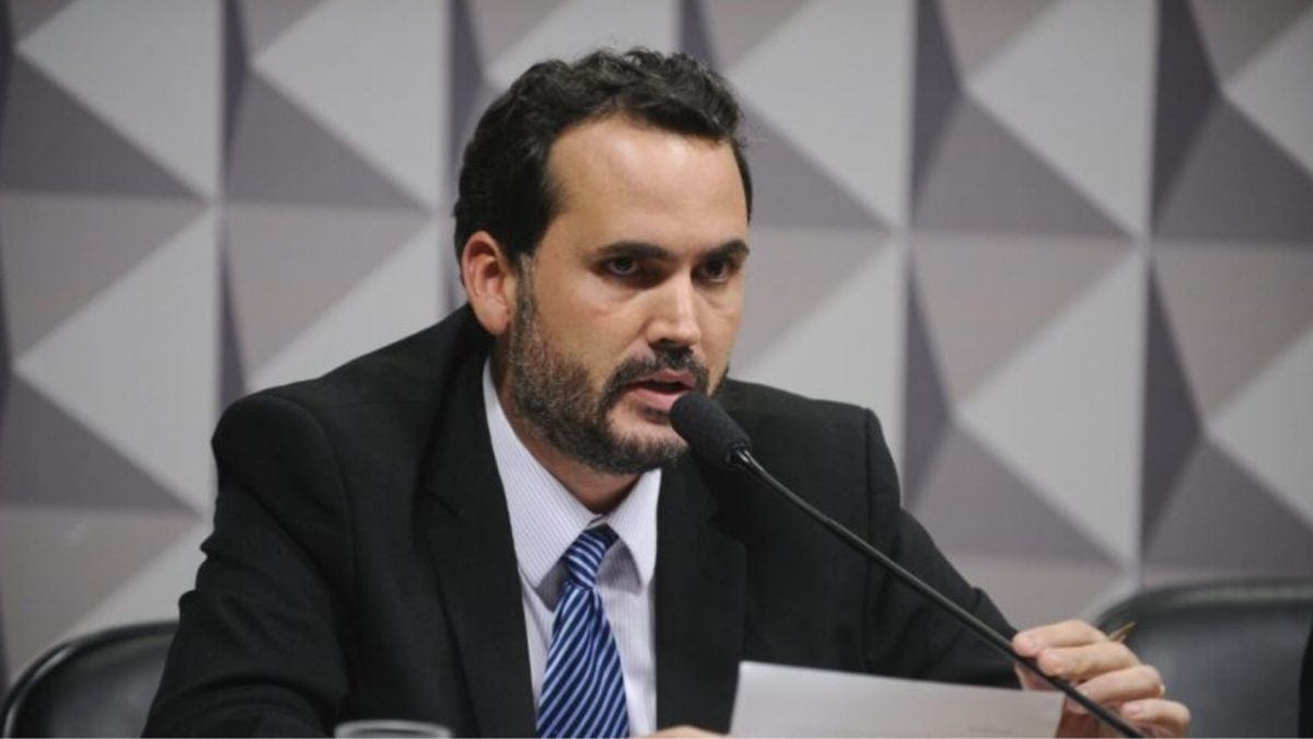 Meta fiscal de 2027 é inegociável, diz ministro Bruno Moretti