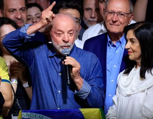 Lula promete mudar governo e ampliar investimentos em tecnologia após reeleição