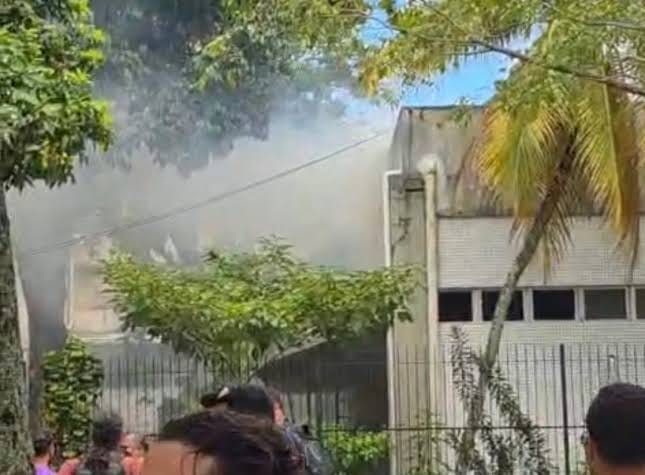 Incêndio na UFPE ocorre após manifestações políticas e em meio a relatos de ameaças; causas ainda são investigadas