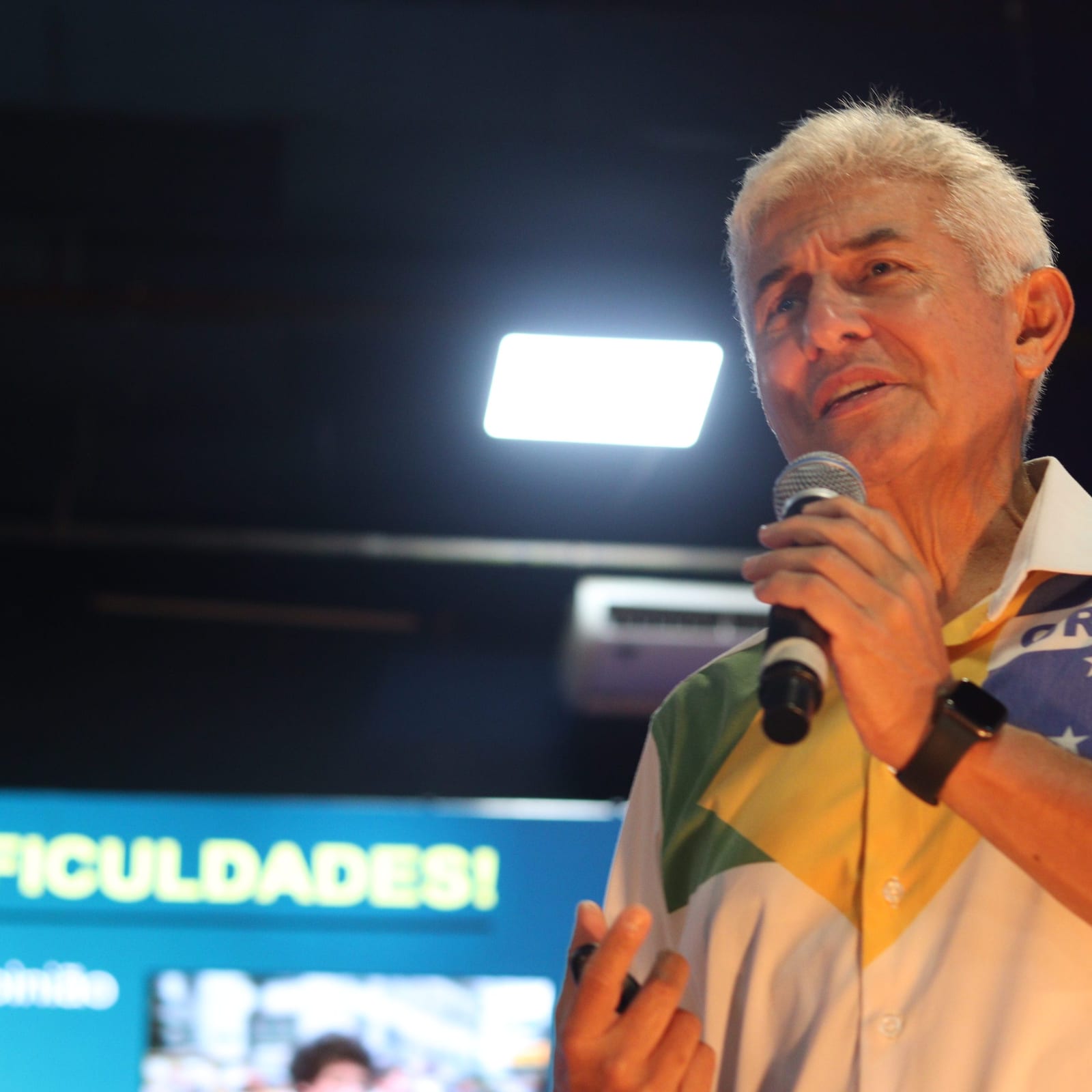Primeiro brasileiro no espaço, Marcos Pontes inspira estudantes do UNIFEB a conquistar grandes sonhos