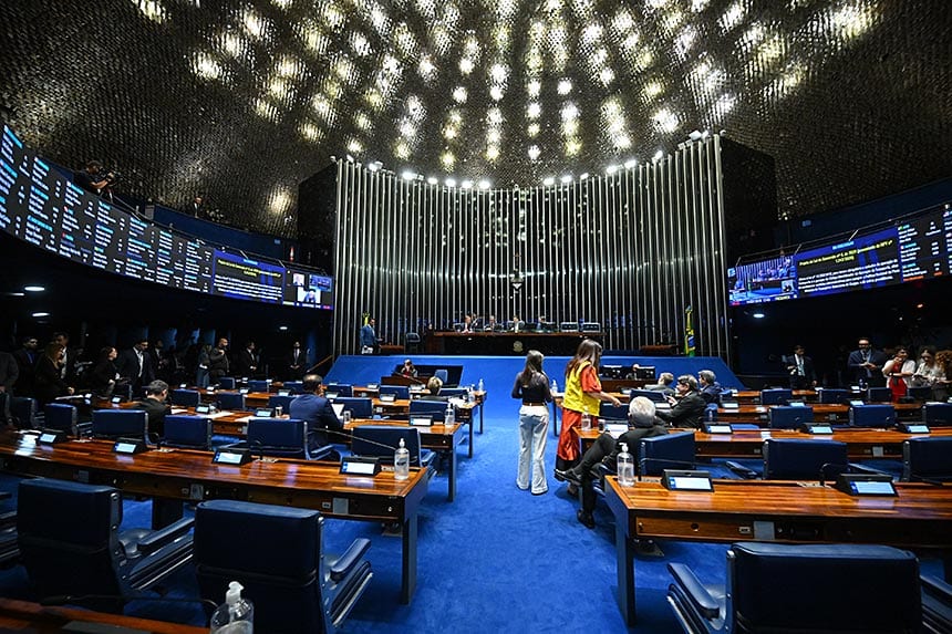 Plenário vota substitutivo do Profert em sessão semipresencial nesta terça