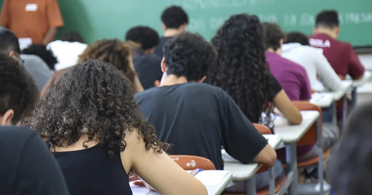 106 mil candidatos fazem a primeira fase da Fuvest neste domingo; veja horários e regras da prova