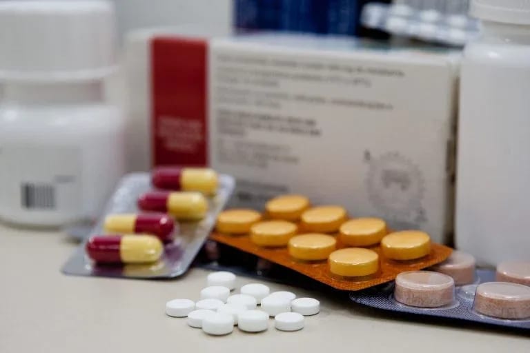 Projeto cria programa para reduzir desperdício de medicamentos no SUS