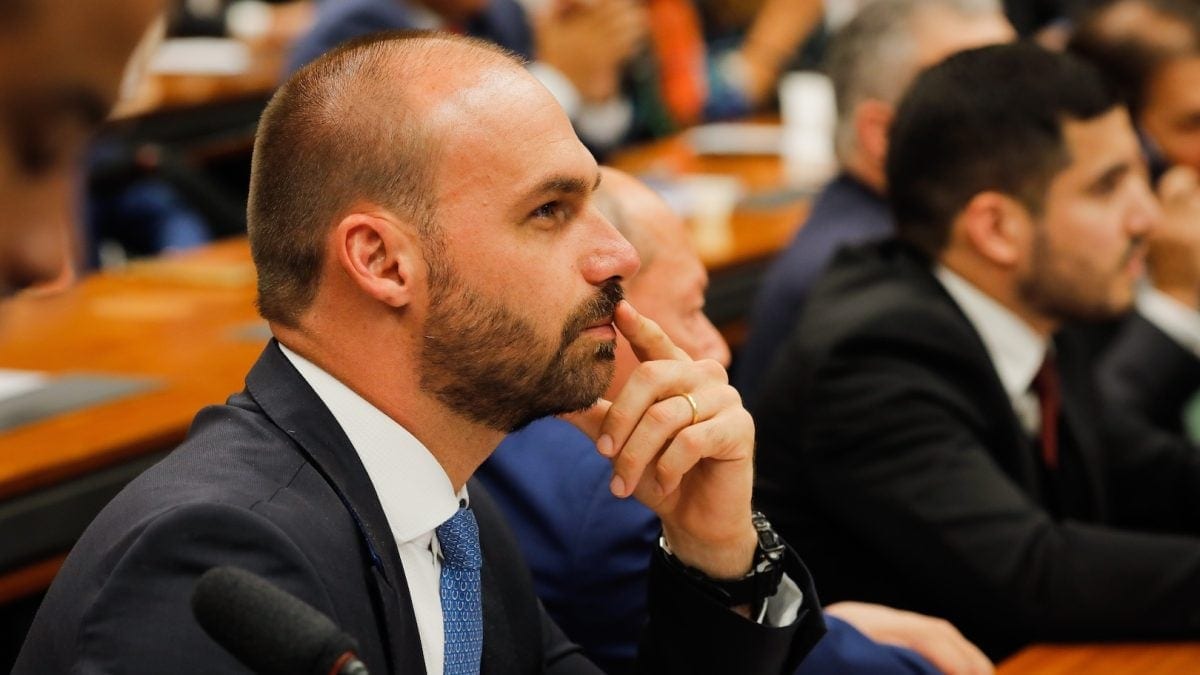 Eduardo diz que atuará nos EUA para retomada de Magnitsky a Moraes