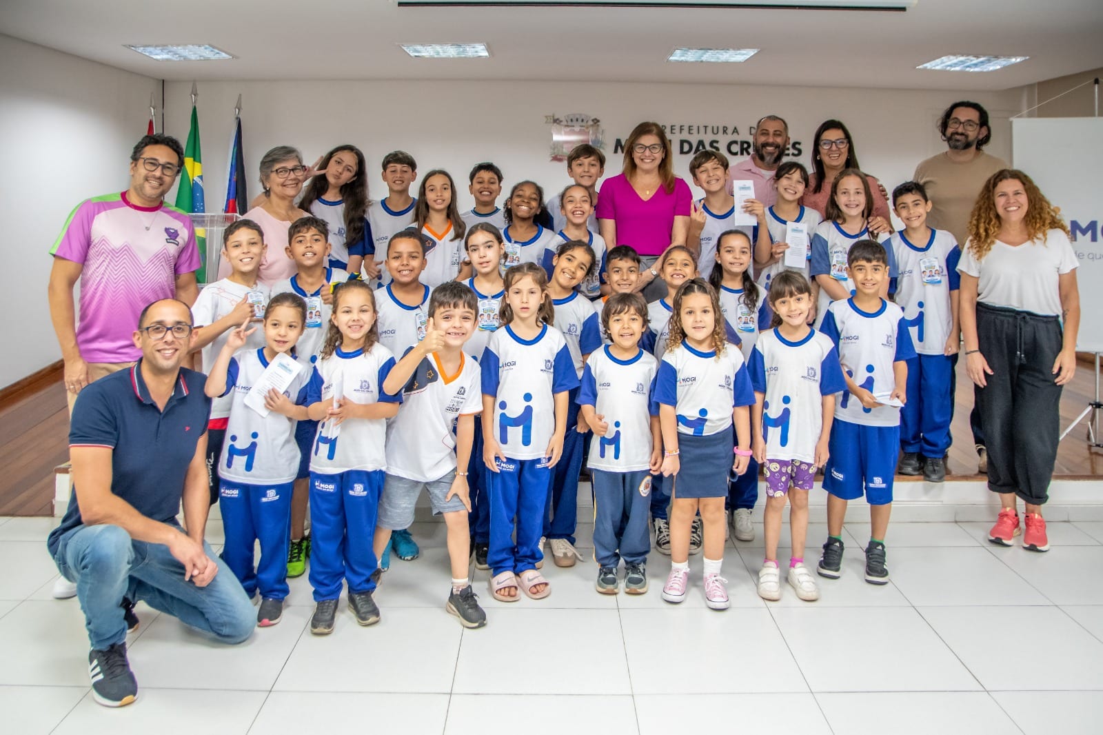 Prefeita Mara Bertaiolli se reúne com conselheiros mirins da rede municipal de ensino