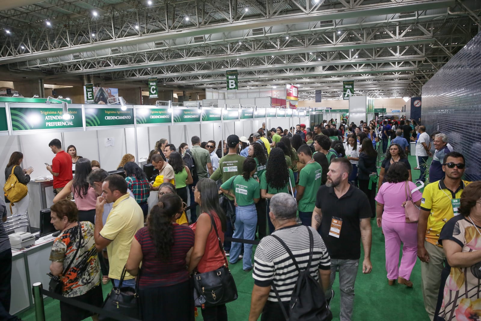Ministro da Agricultura assina protocolos e entrega expansão da rede meteorológica de Pernambuco na Agrinordeste