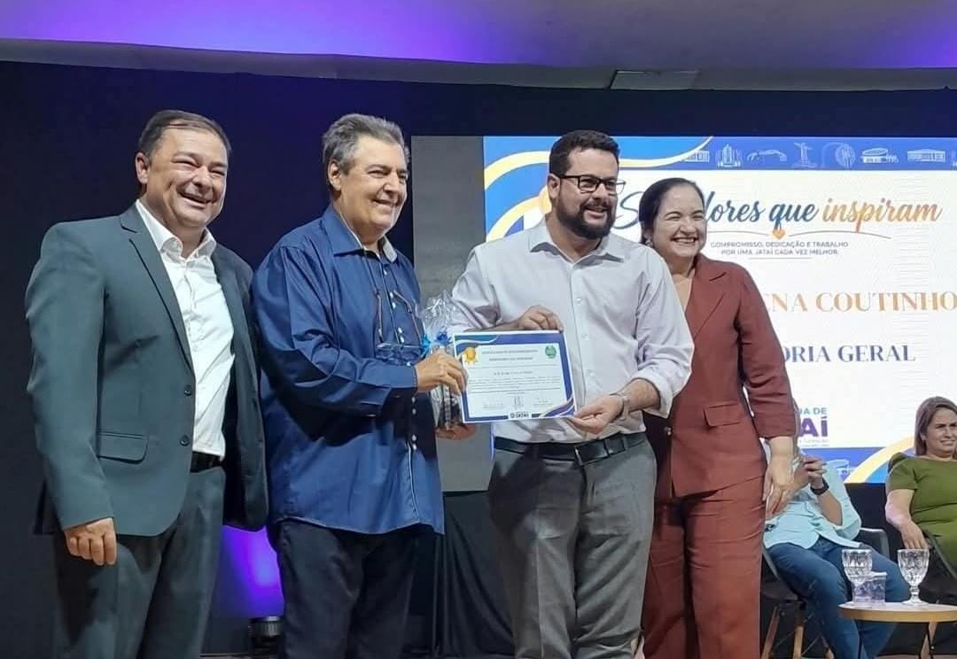 Prefeitura presta homenagem inédita para seus servidores