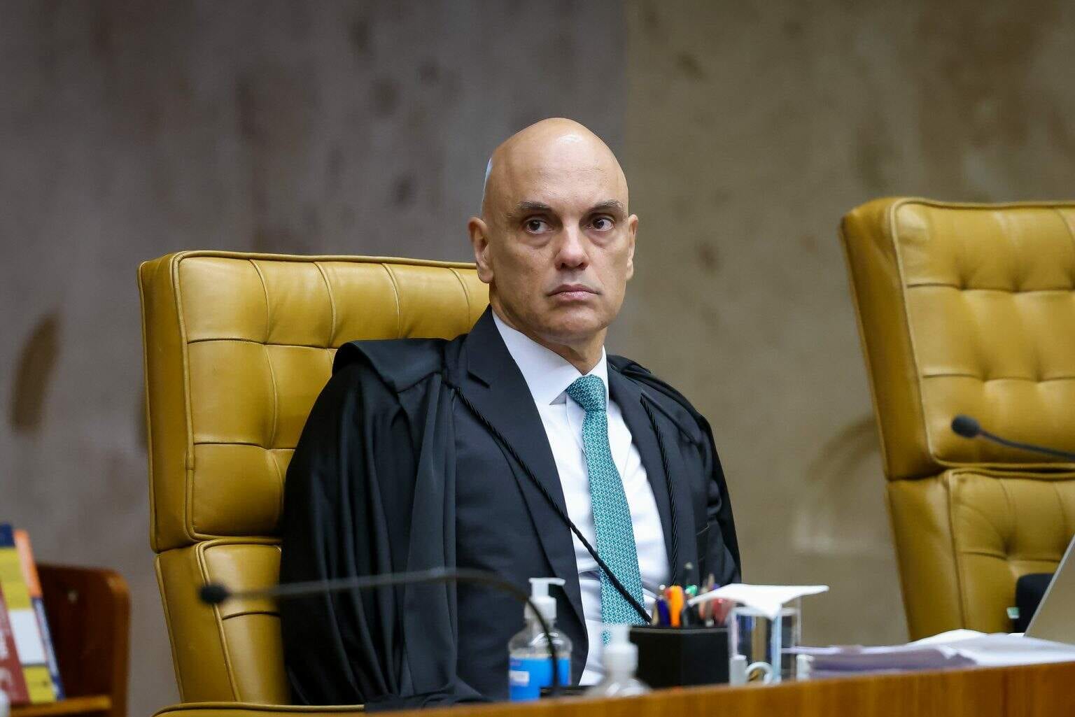 55 pedidos de impeachment contra Alexandre de Moraes