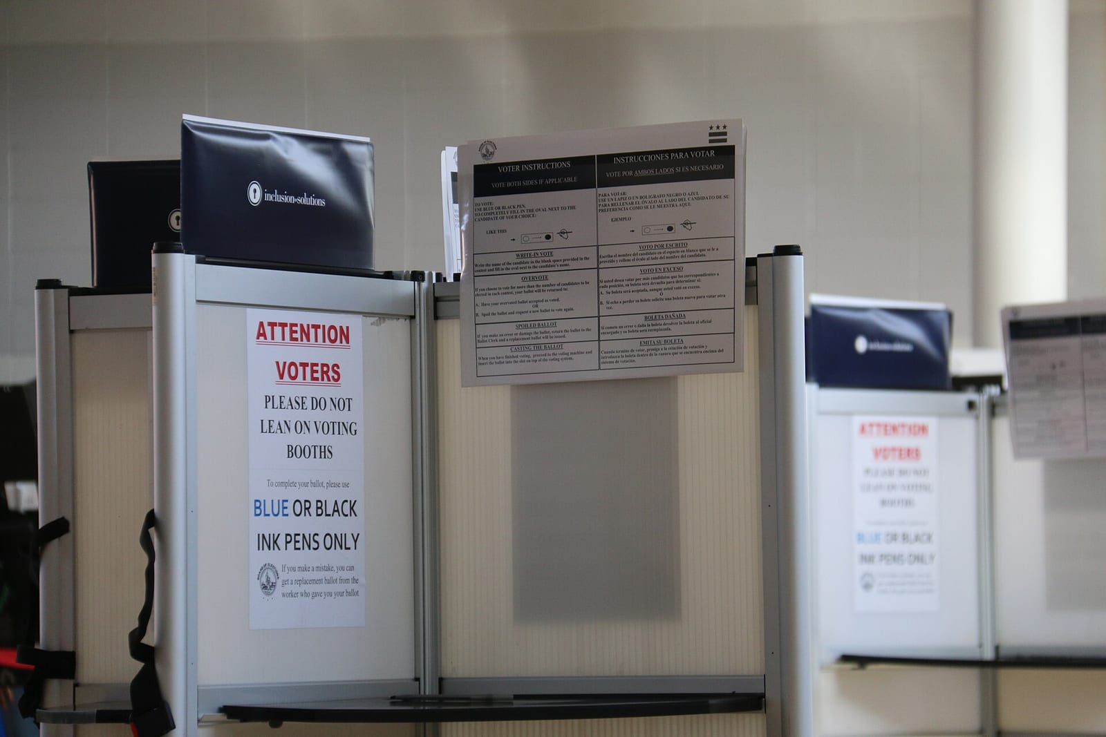 Autoridades eleitorais dos EUA se preparam contra interferências do governo Trump nas eleições