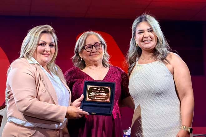 ‘Baile das Vitoriosas’ celebra a vida e emociona mulheres em tratamento oncológico em Cachoeirinha