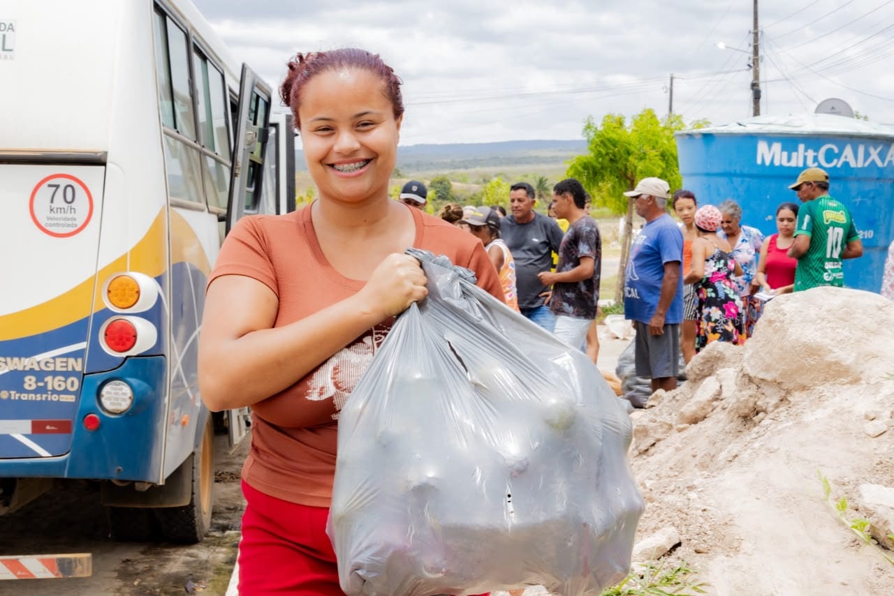 Lagarto entrega 150 cestas pelo PAA e distribui 3.720 kg de alimentos
